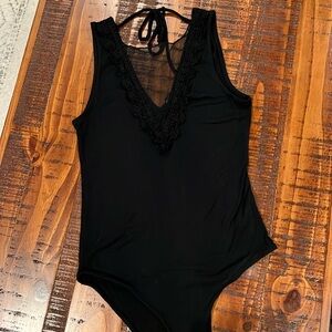 2/$5 Mesh vneck bodysuit